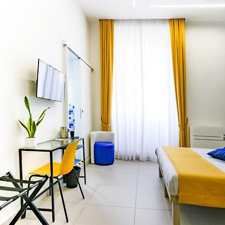 V10 Guesthouse - Vanvitelli 10 Napoli Ngoại thất bức ảnh