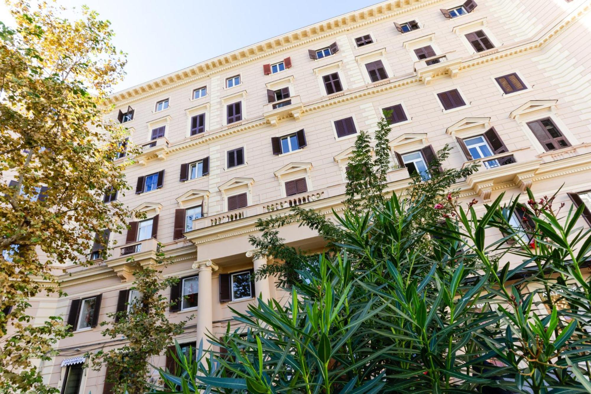V10 Guesthouse - Vanvitelli 10 Napoli Ngoại thất bức ảnh